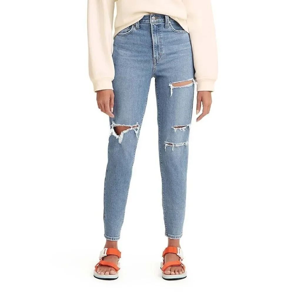 Levi's High Waisted Mom Jeans Women's Size 31x27 Distressed Denim Blue Jeans NWT